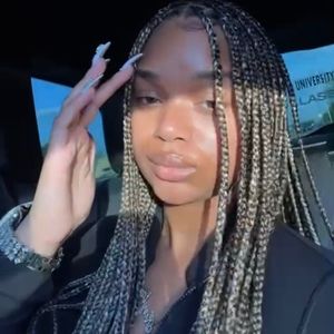 Meet your Posher, Kayla